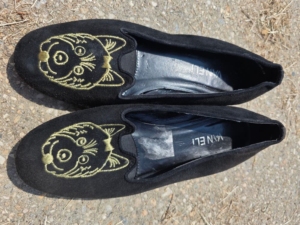 Vaneli Black Suede Embroidered Cat Dog Face Gold Thread Loafers Flats Size 6M
